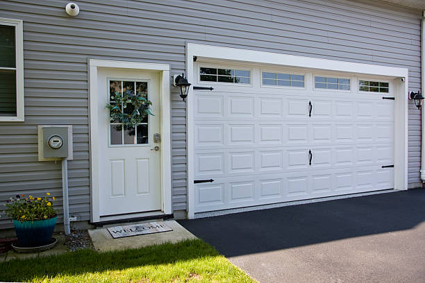 24/7 Emergency Garage Door Panel Replacement experts in Crestview, FL